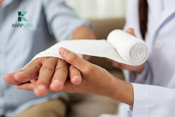 Cách Thay Băng Vết Mổ